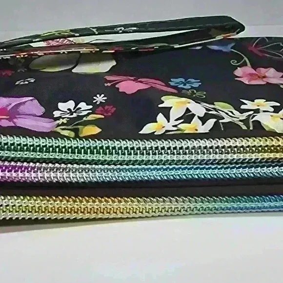 NWOT Fabulous Women's Clutch - Picture 3 of 7